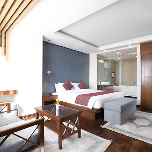 Apex Business - Airport Hotel